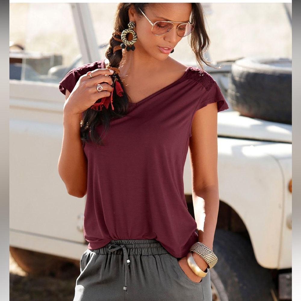LASCANA Maroon Flutter Sleeve Women's Top size 8-10